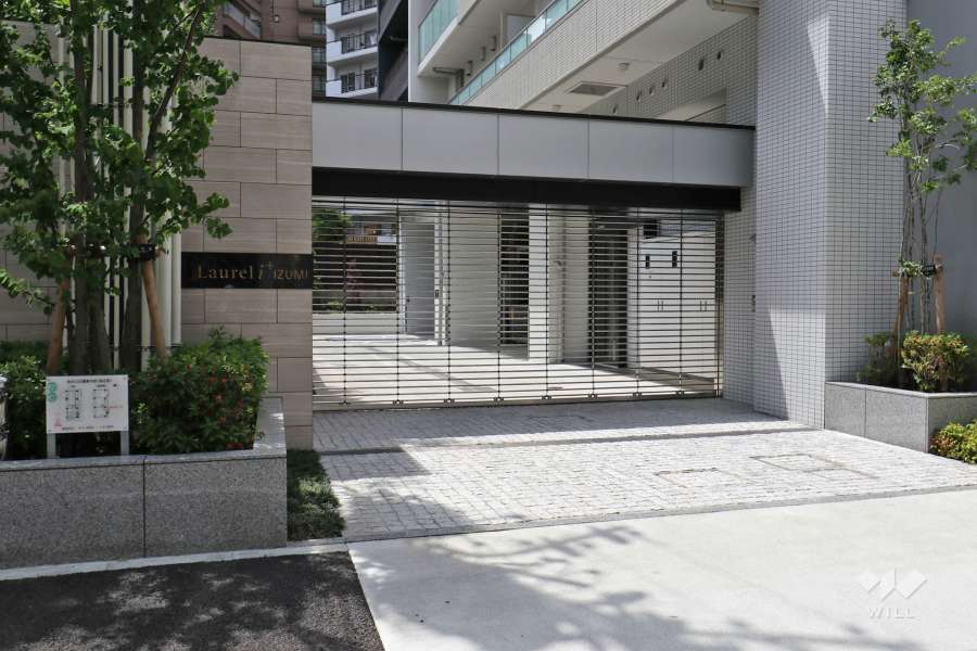 駐車場出入り口（リングシャッター付き）