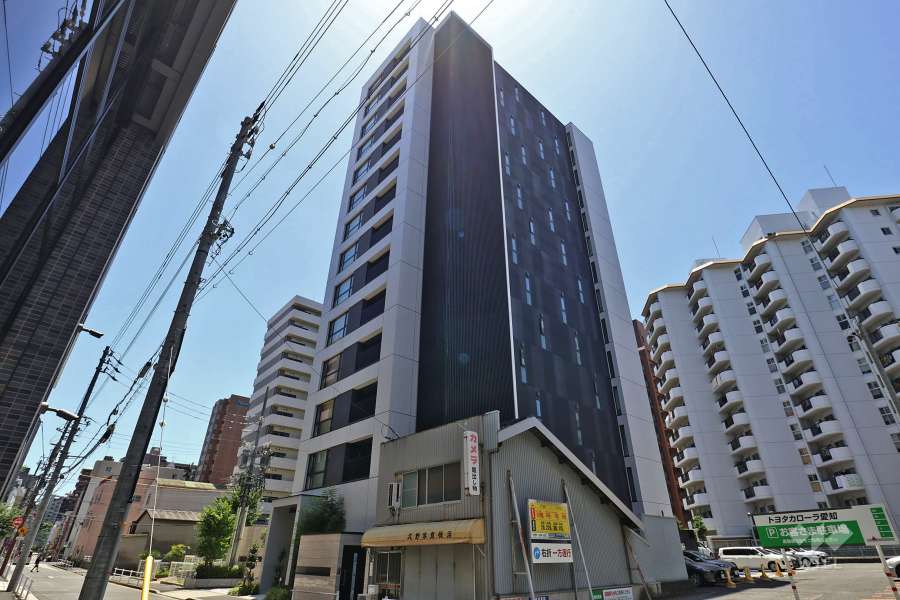 ローレルアイ泉の外観（北東側から）