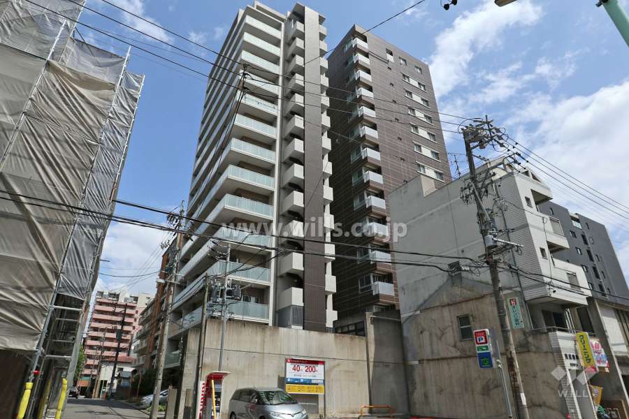 ローレルコート泉の外観（南西側から）