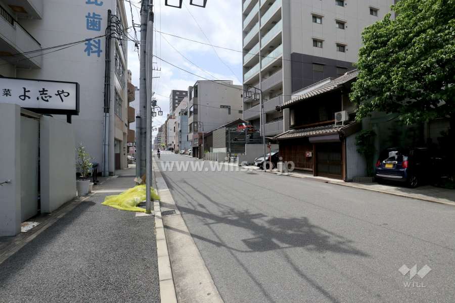 敷地南側の前面道路