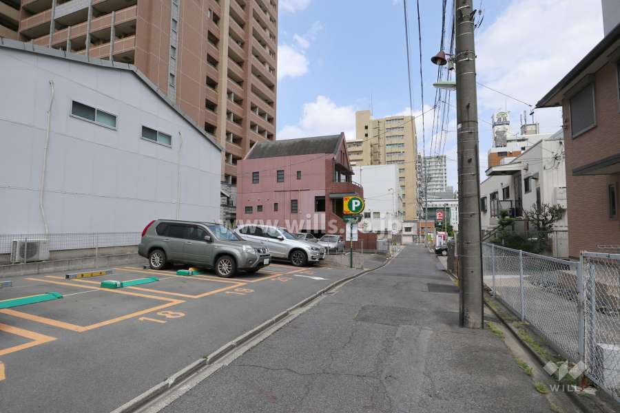 敷地南側の前面道路