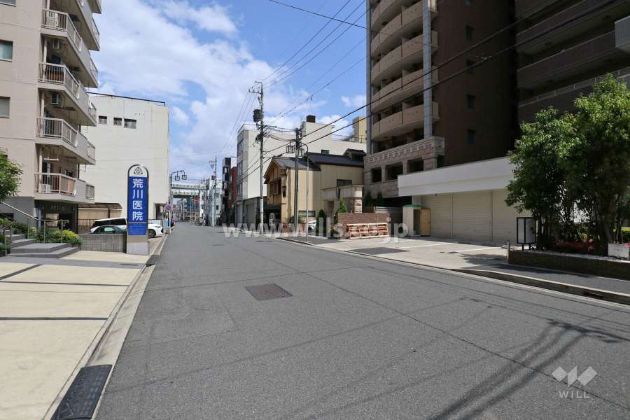敷地北側の前面道路