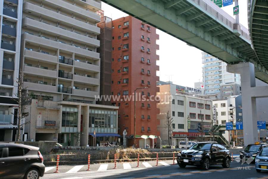 ライオンズマンション東片端の外観（北西側から）