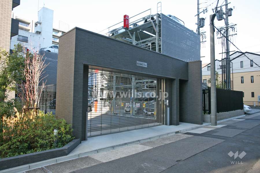プレサンスグラン泉の駐車場入口