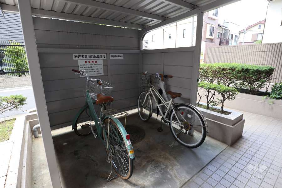駐輪場（東側）