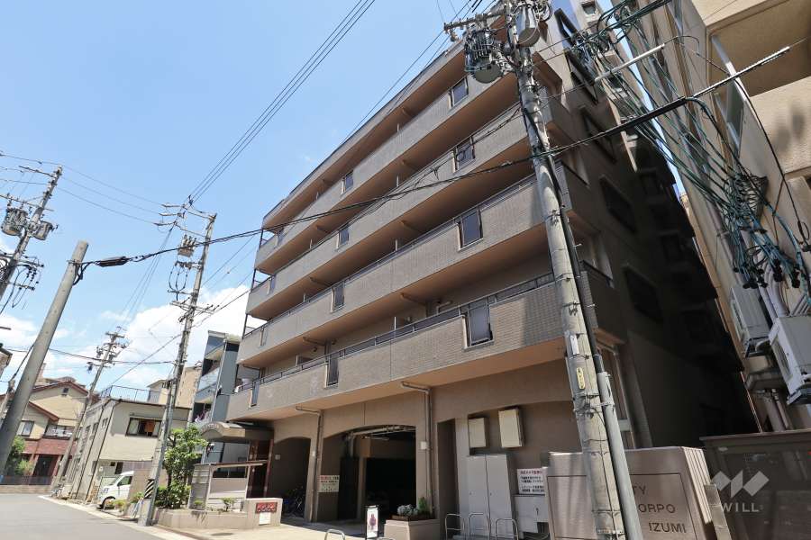 シティコーポ泉の外観（南西側から）