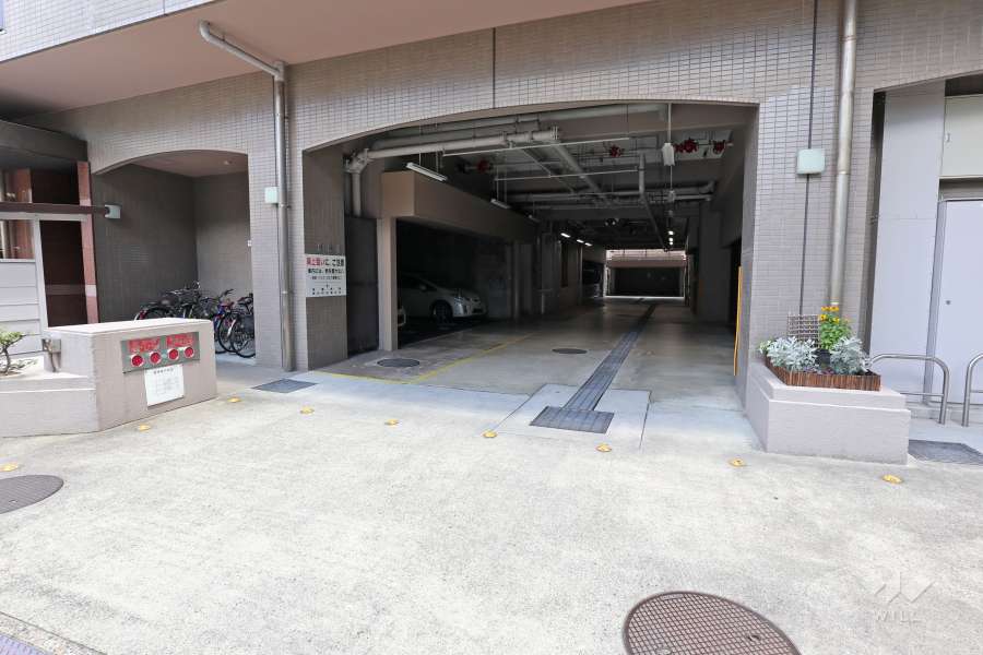 駐車場出入口