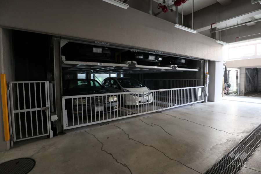 敷地内駐車場（屋内機械式）