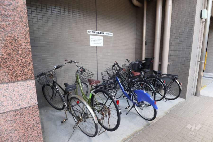 駐輪場（東側）