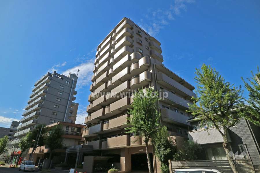 ライオンズマンション横代官の外観（南東側から）