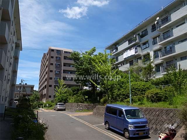 敷地南側の建物とは間隔があります。