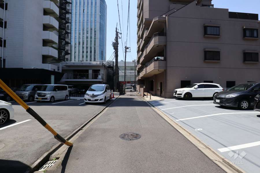 敷地南側の前面道路