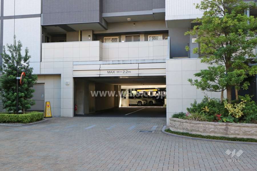 駐車場出入り口