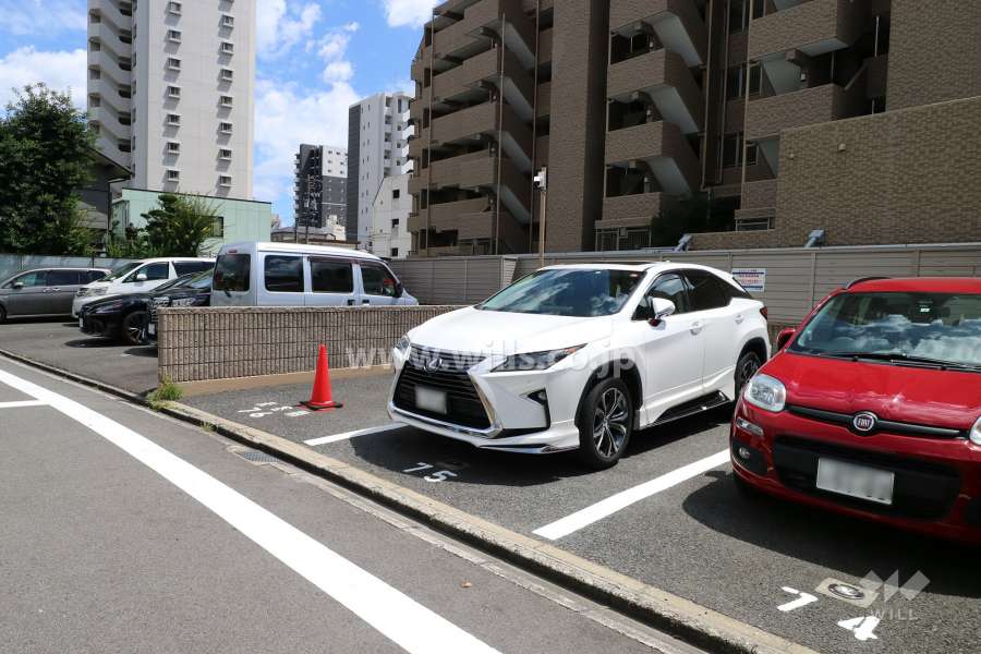 敷地内駐車場（屋外平面式）