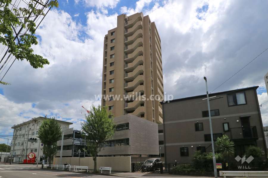 ライオンズ代官町レジデンスの外観（北西側から）