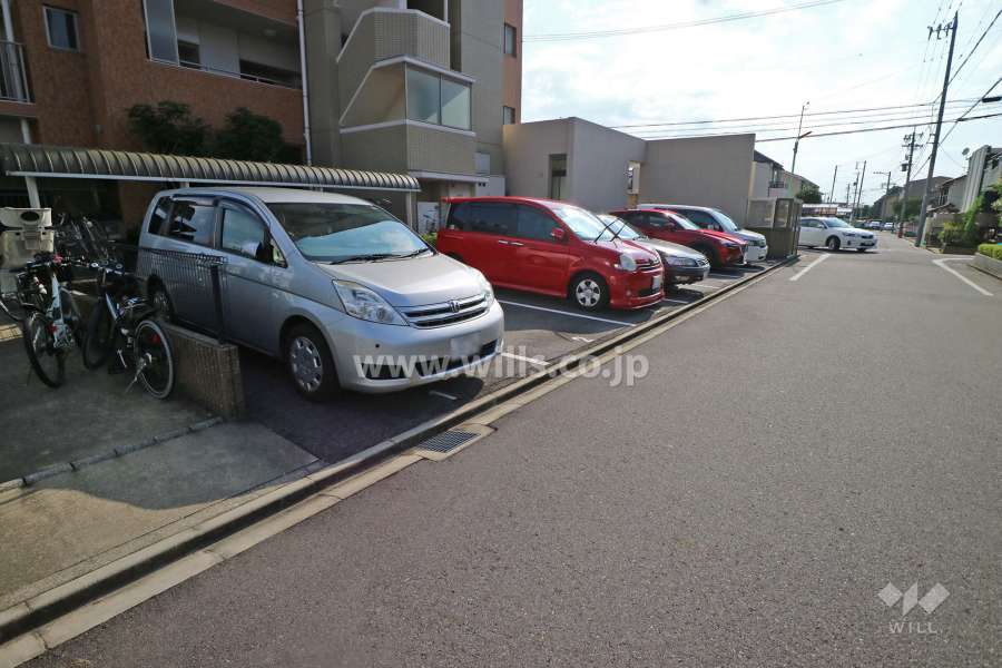敷地内駐車場（屋外平面式）