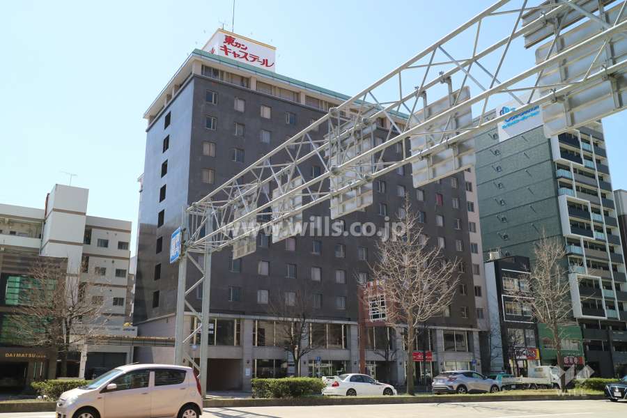 東カン名古屋キャステールの外観（北東側から）　敷地北側が桜通に面しています。