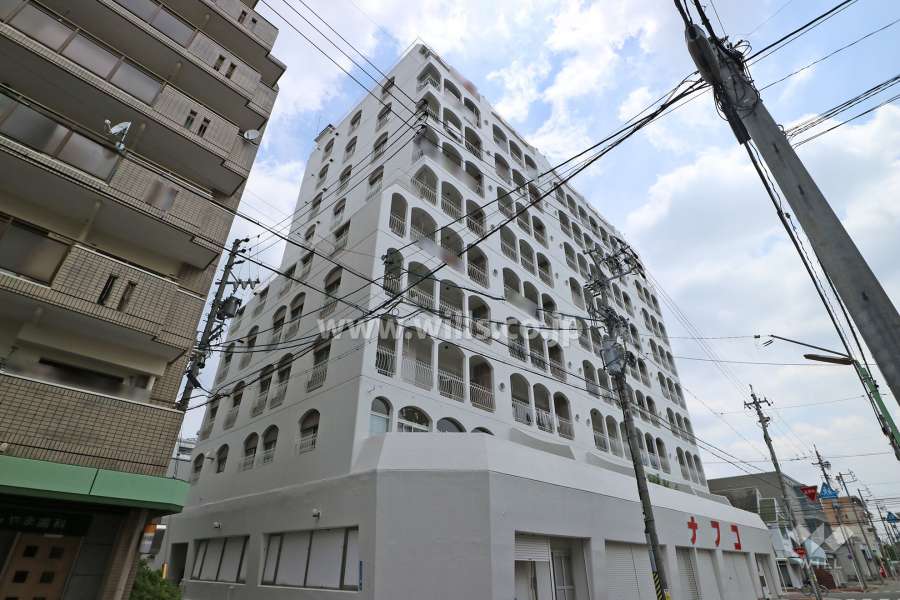 メゾン大曽根の外観（南西側から）
