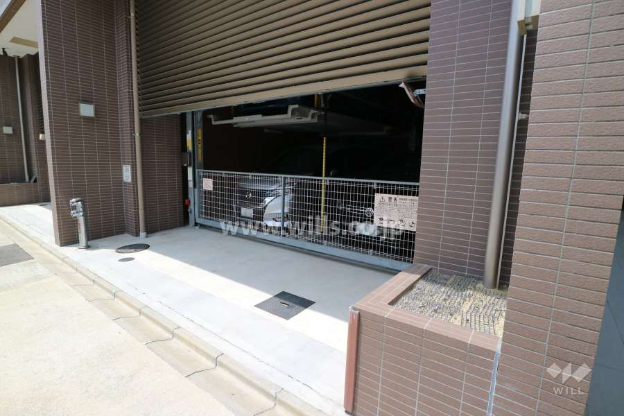 敷地内駐車場（屋内機械式）