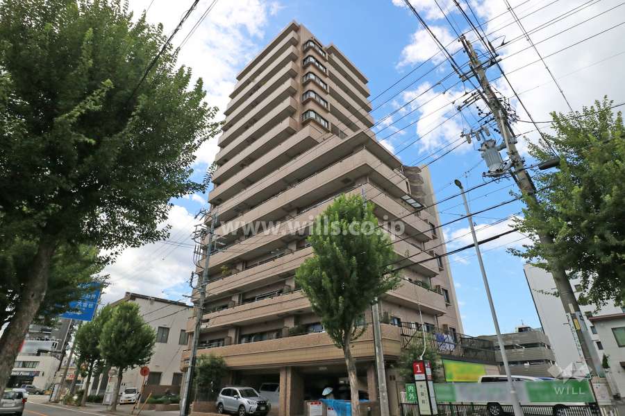 ライオンズマンション建中寺公園の外観（南東側から）