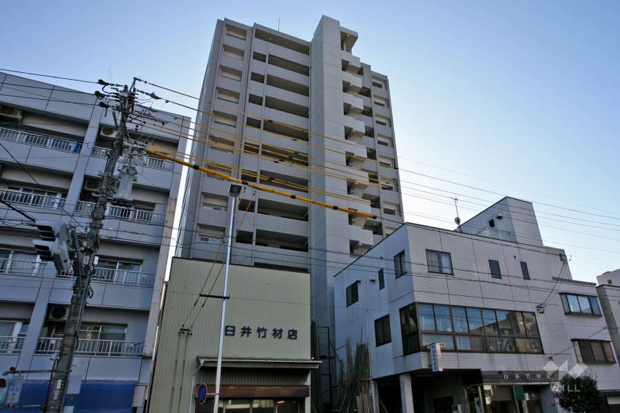 プラセシオン徳川の外観（北側から）
