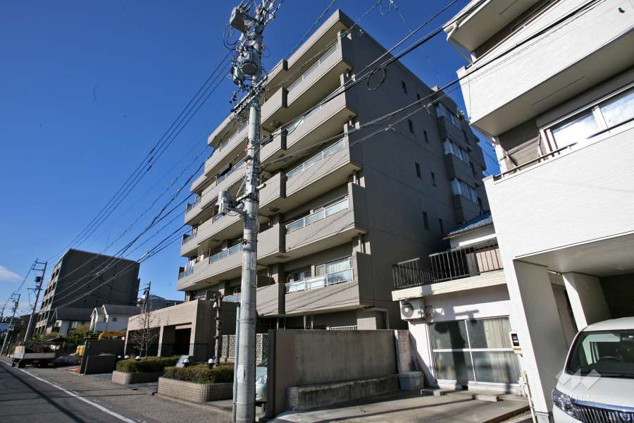 藤和徳川ホームズの外観（南東側から）