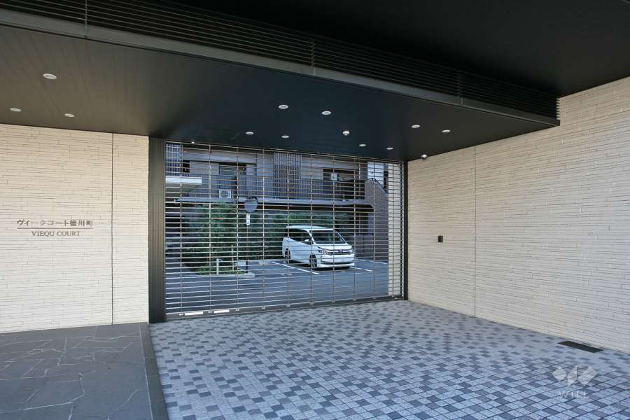 駐車場出入口（リングシャッター付き）