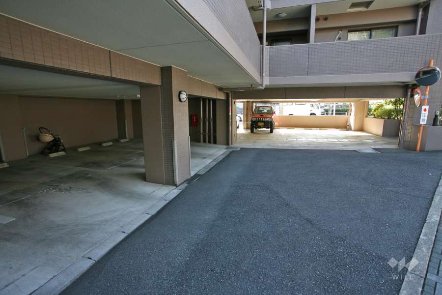 敷地内駐車場（屋内平面式）