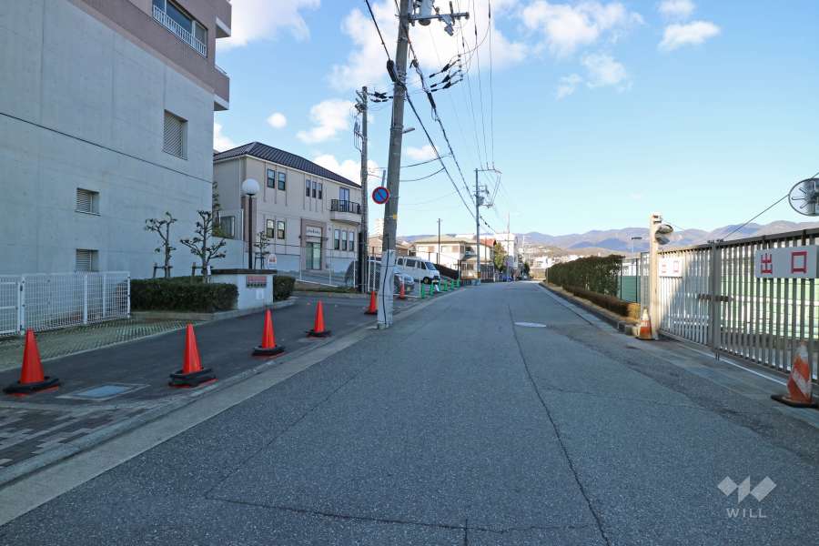 敷地北側の前面道路
