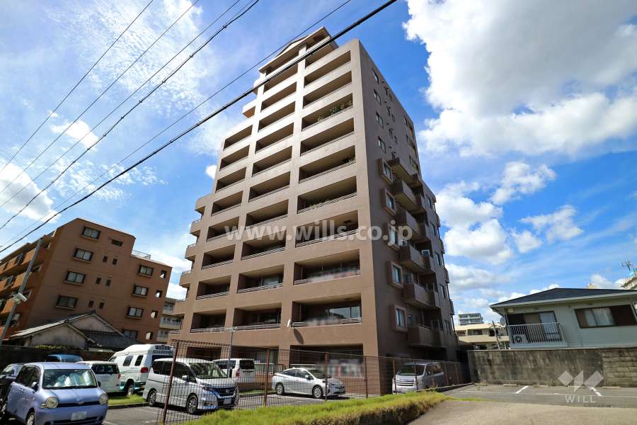 ロイヤルアーク徳川町の外観（南東側から）