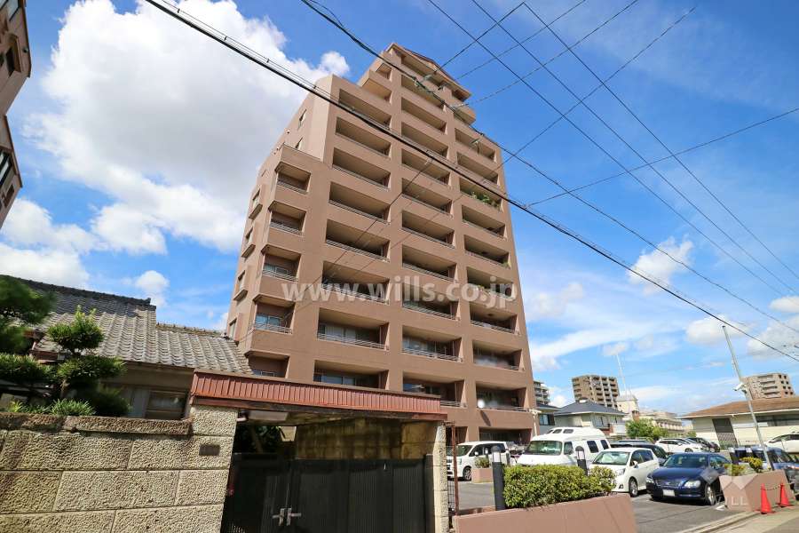 ロイヤルアーク徳川町の外観（南西側から）