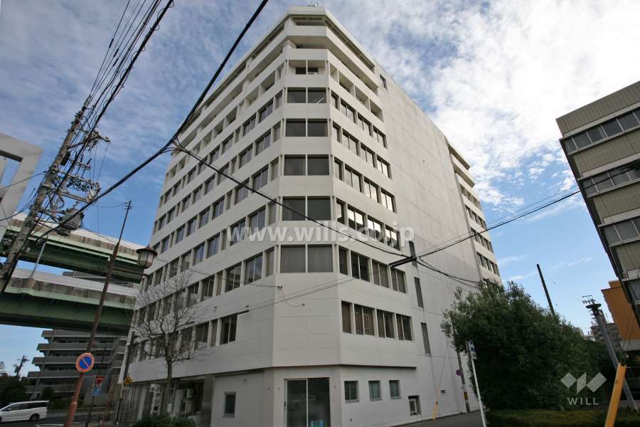 白壁ビルの外観(北西側から)