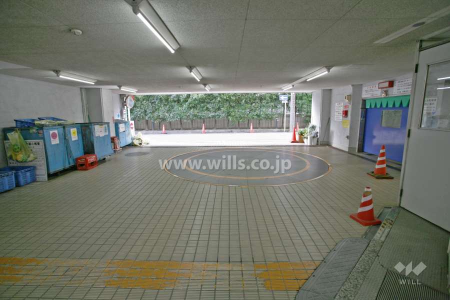 敷地内駐車場（屋内機械式）