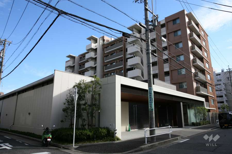 マストスクエア白壁の外観（北西側から）