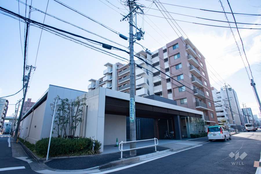 マストスクエア白壁の外観（北西側から）