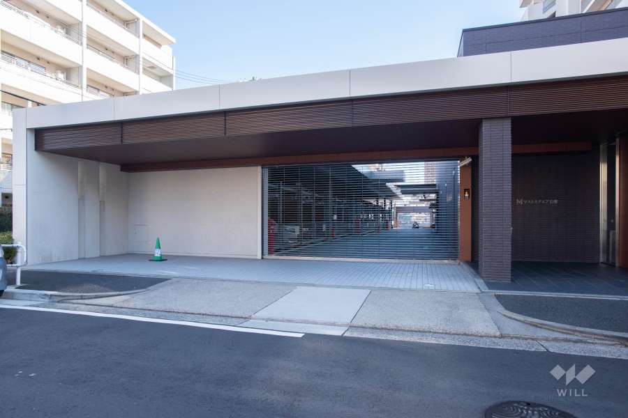 西側敷地内駐車場出入り口（リングシャッター付）