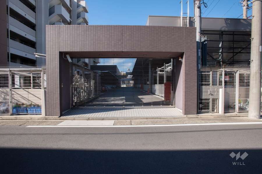 東側敷地内駐車場出入り口（リングシャッター付）