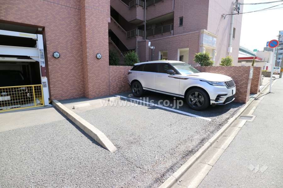 敷地内西側駐車場（屋外平面式）