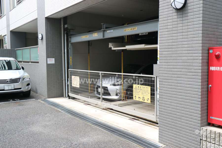 敷地内駐車場（屋内機械式）