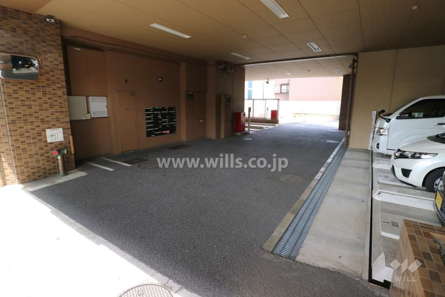 敷地内駐車場（屋内機械式）