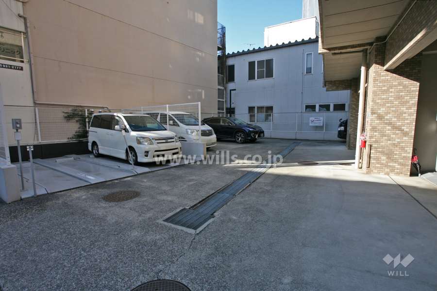 敷地内駐車場（屋外）