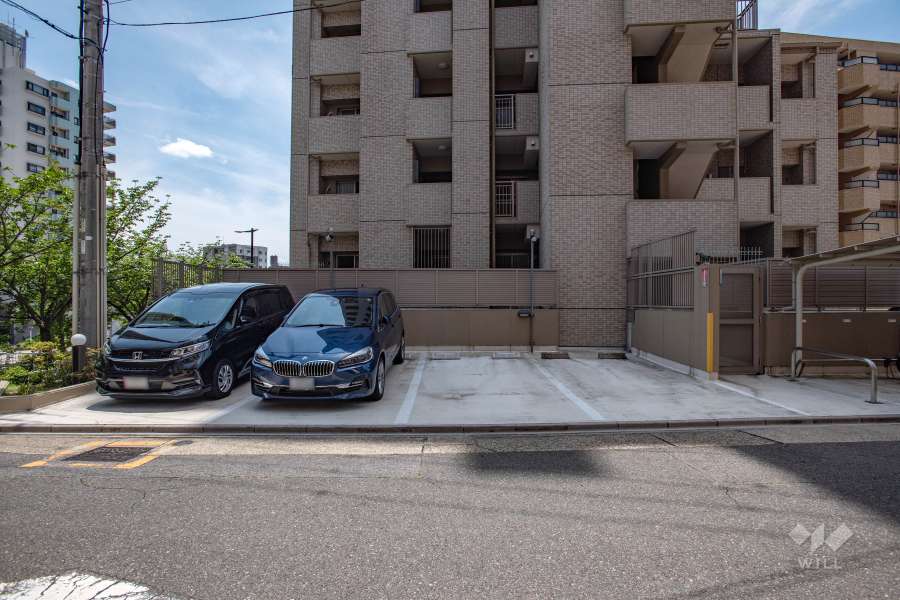敷地内駐車場（屋外平面式）