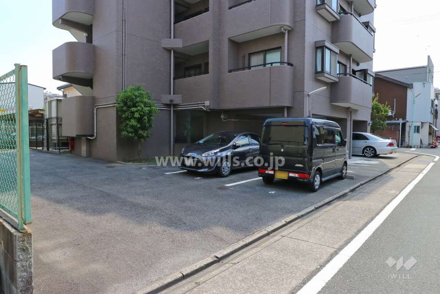 敷地内駐車場（屋外平面式）