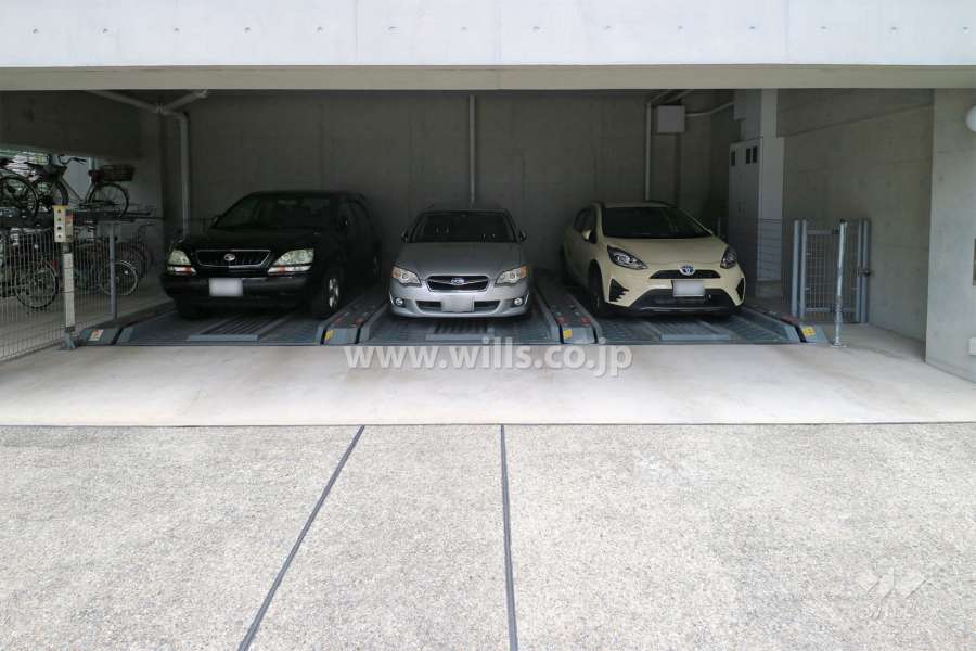 敷地内駐車場（屋内機械式）