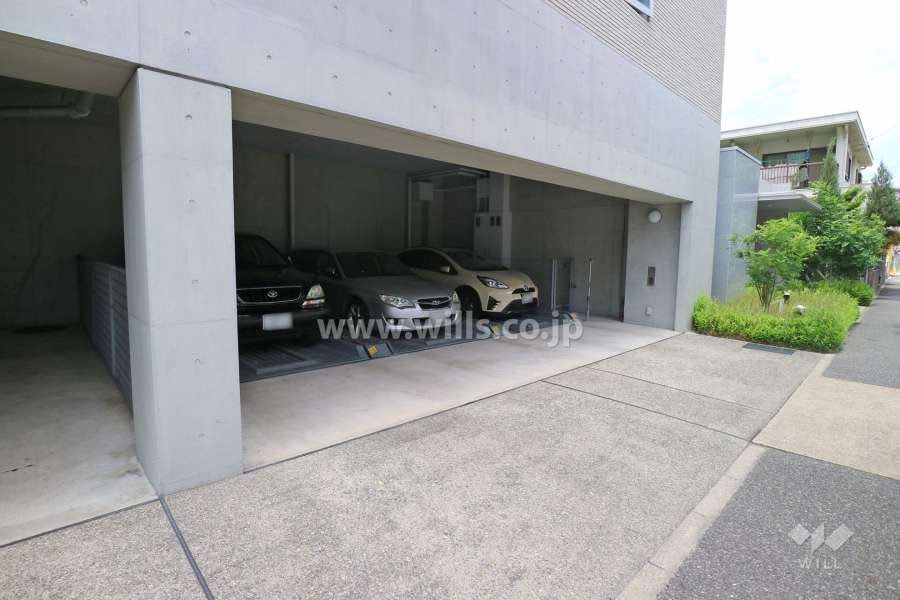 敷地内駐車場（屋内機械式）