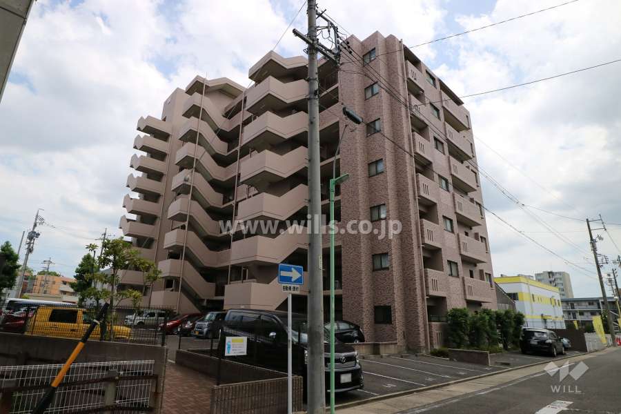 宝マンション大曽根の外観（北西側から）