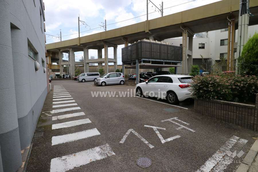 駐車場出入り口