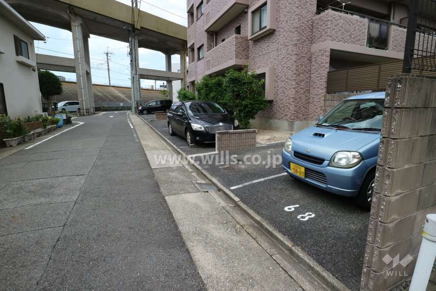 敷地内駐車場（屋外平面式）
