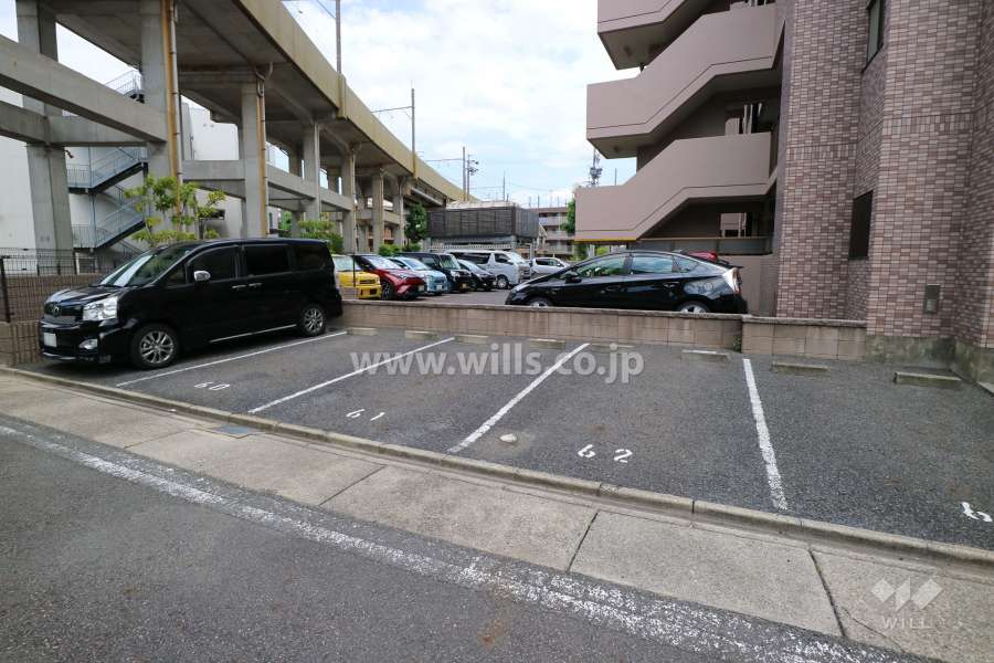 敷地内駐車場（屋外平面式）