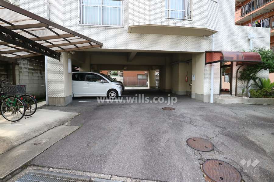 敷地内駐車場（屋内平面式）